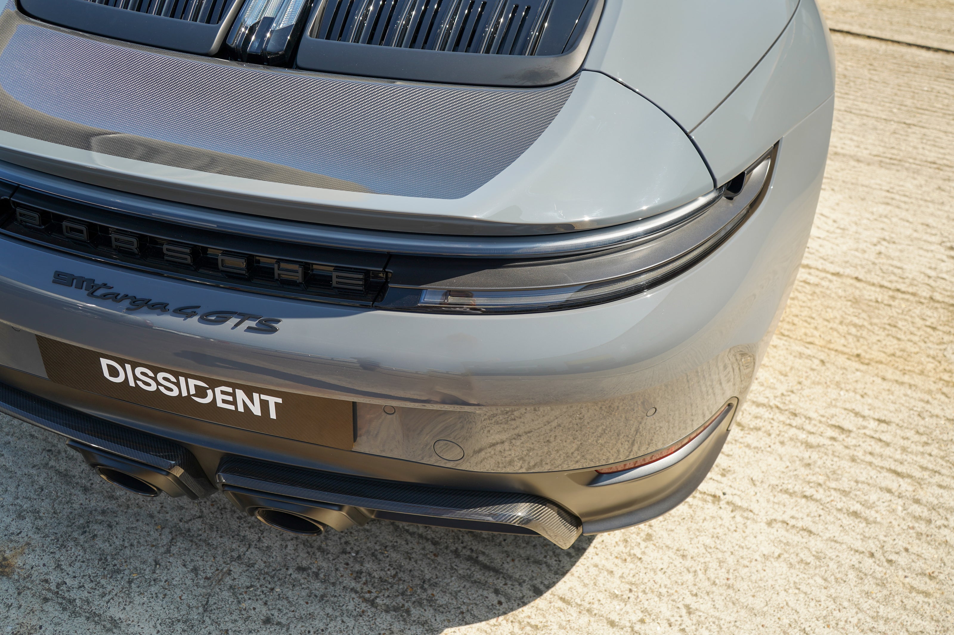 Porsche 992.2 Carbon Ducktail Detail