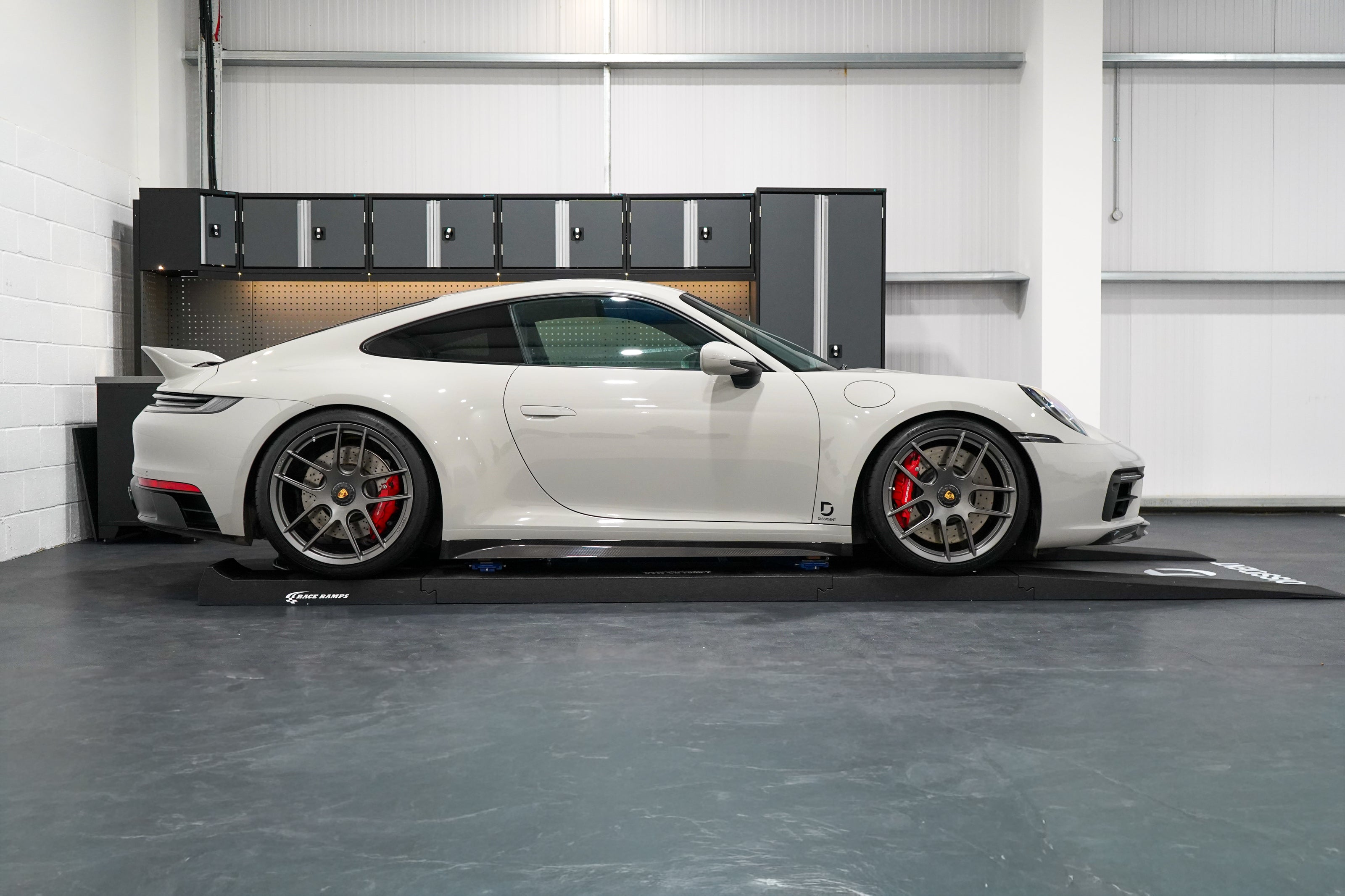 Porsche 992 GTS DD2 Carbon Pack Center Lock